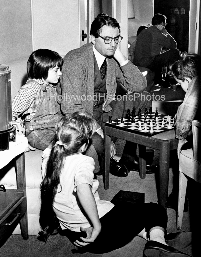 Gregory Peck 1962 3 Mary Badham Phillip Alford Mockingbird WM.jpg